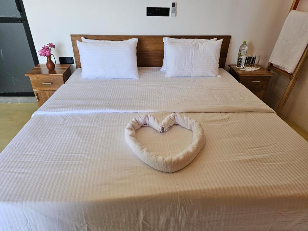 Muthu Sea View Hiriketiya Hotel Dikwella Bagian luar foto